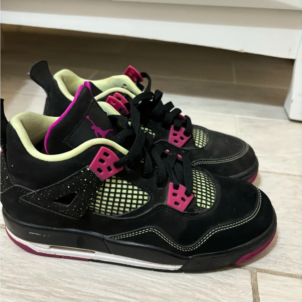 Fuscia Jordan 4s - Picture 4 of 5